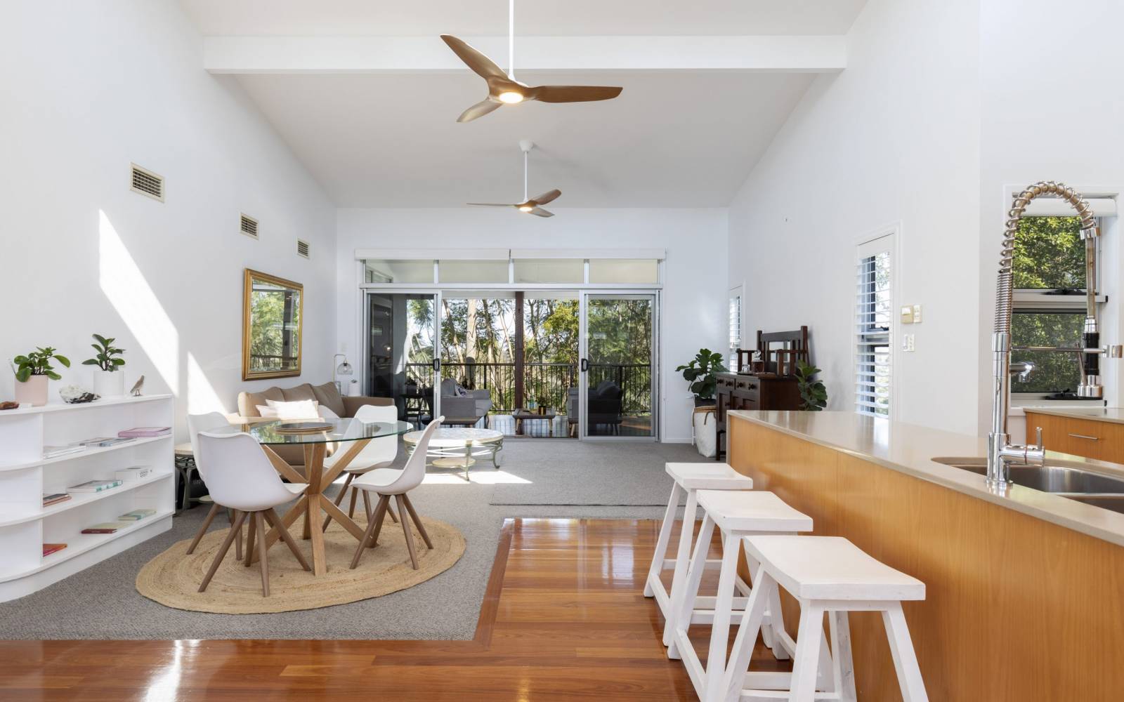 40 Sunset Road, KENMORE, QLD 4069 AUS