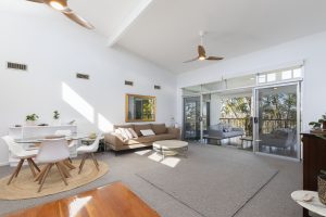40 Sunset Road, KENMORE, QLD 4069 AUS