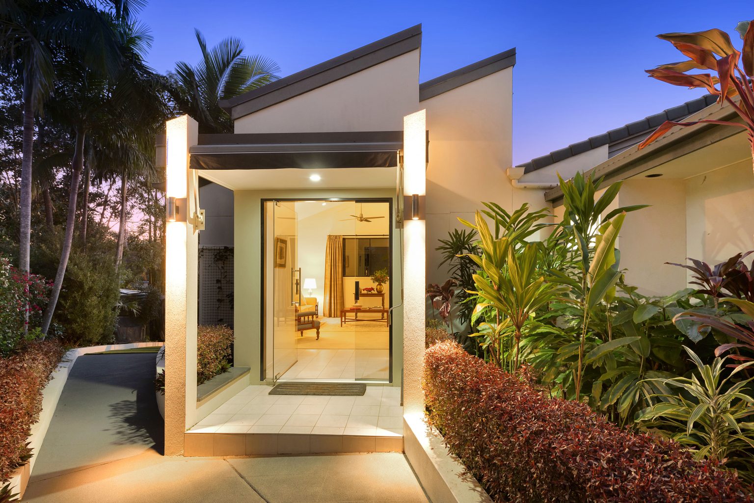 7 Wugga Place, CHAPEL HILL, QLD 4069 AUS