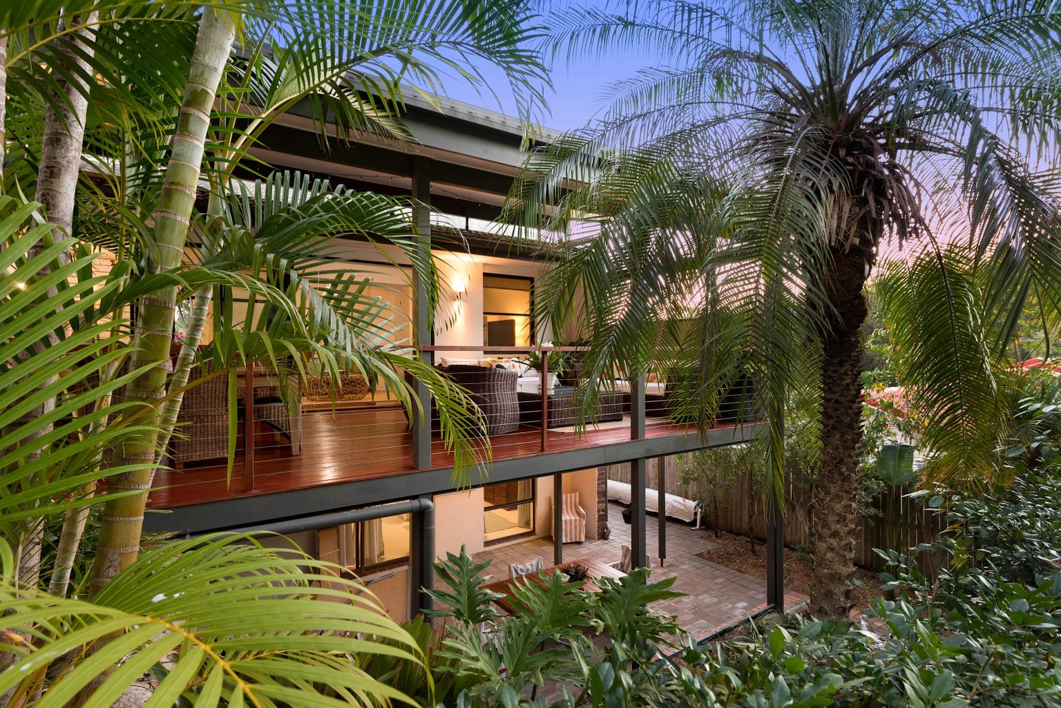 7 Wugga Place, CHAPEL HILL, QLD 4069 AUS