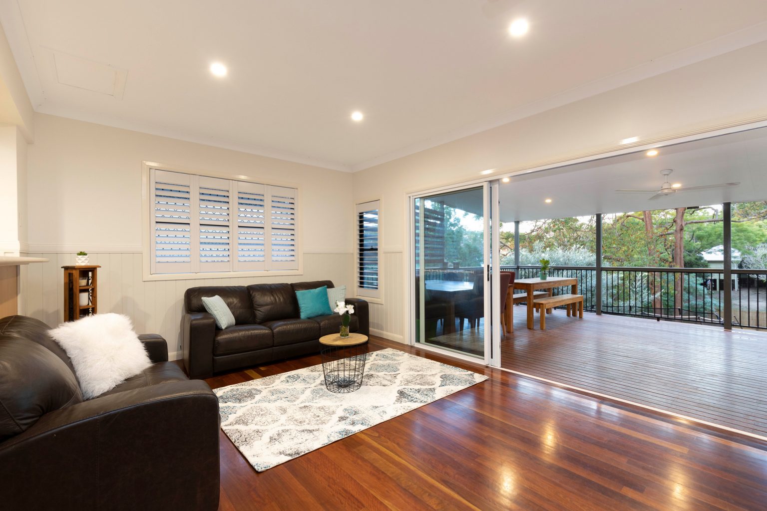 42 Carey Street, BARDON, QLD 4065 AUS
