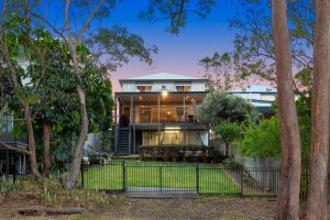 42 Carey Street, BARDON, QLD 4065 AUS