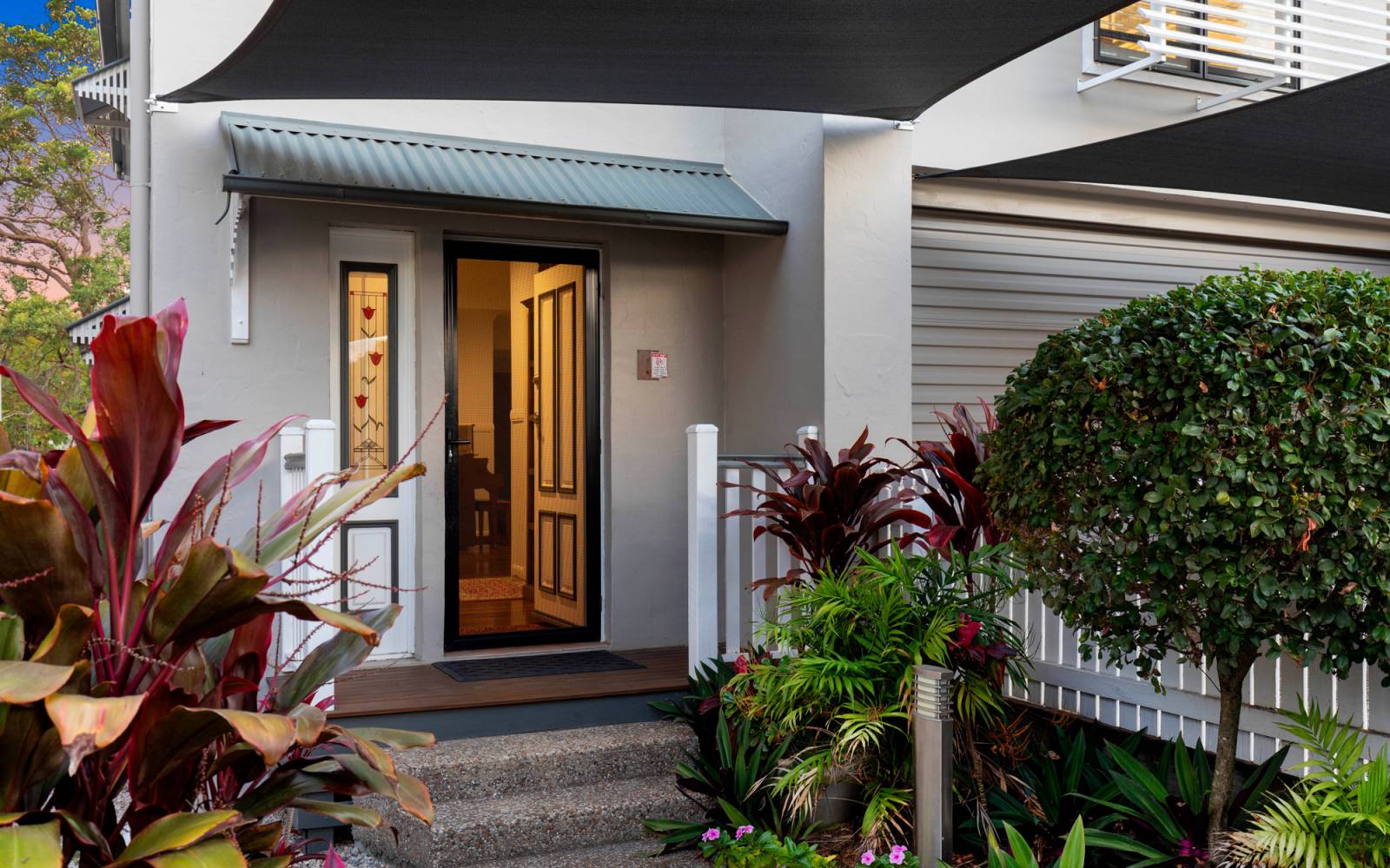 42 Carey Street, BARDON, QLD 4065 AUS