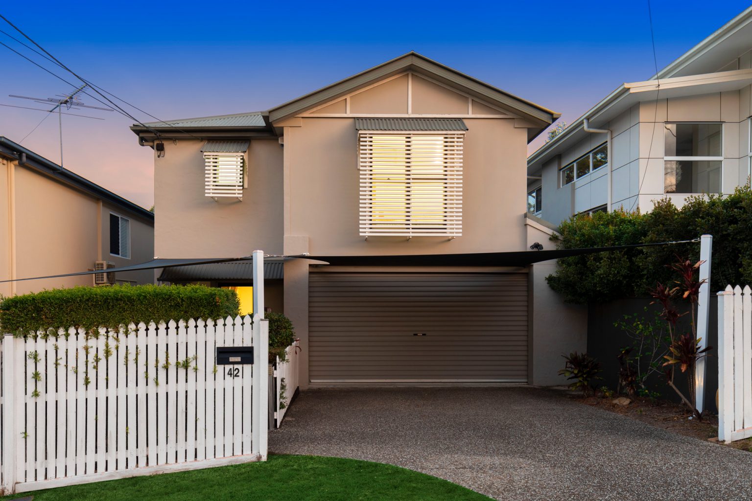 42 Carey Street, BARDON, QLD 4065 AUS
