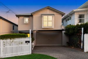 42 Carey Street, BARDON, QLD 4065 AUS