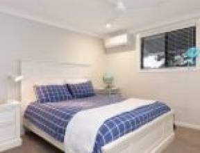 42 Carey Street, BARDON, QLD 4065 AUS