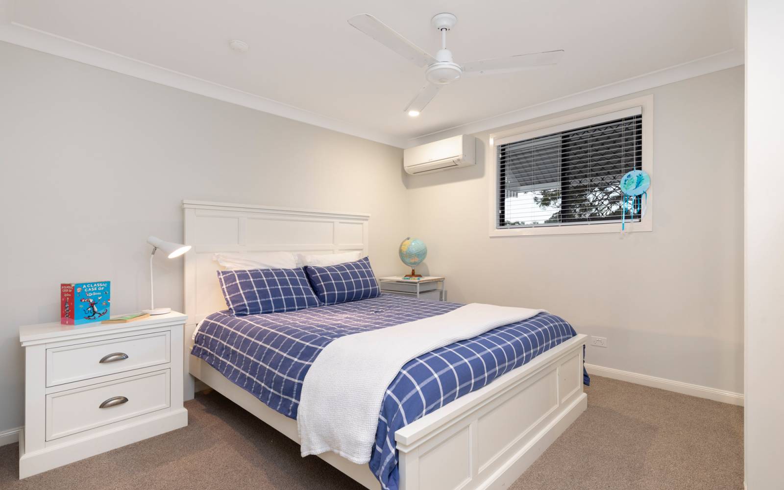 42 Carey Street, BARDON, QLD 4065 AUS