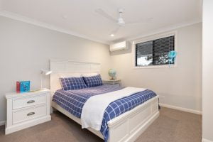 42 Carey Street, BARDON, QLD 4065 AUS