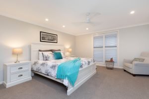 42 Carey Street, BARDON, QLD 4065 AUS