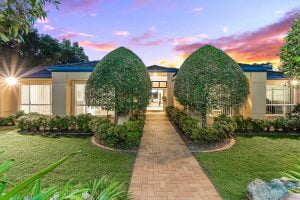 17 Jamieson Place, BROOKFIELD, QLD 4069 AUS