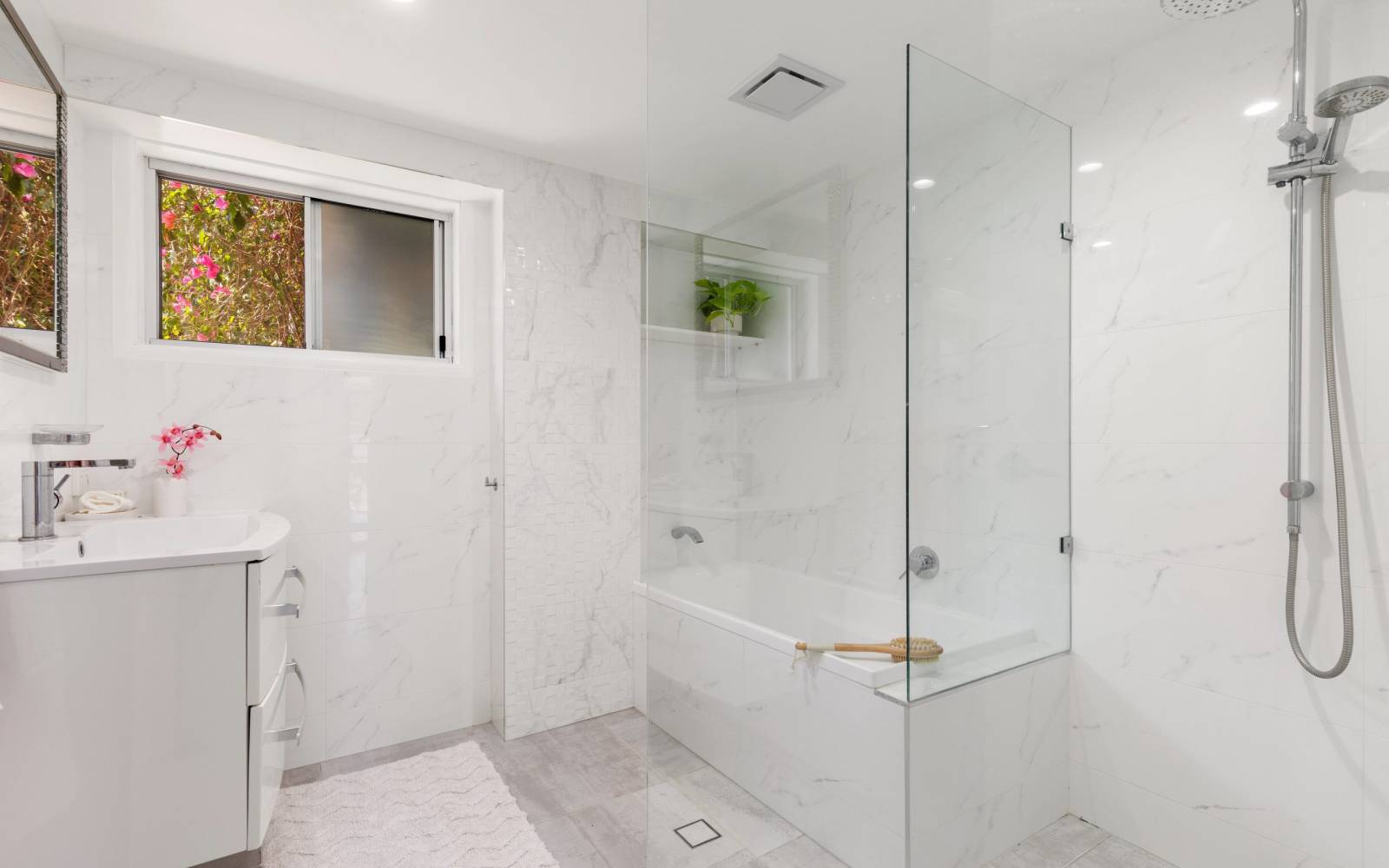 2 Fairearth Street, THE GAP, QLD 4061 AUS