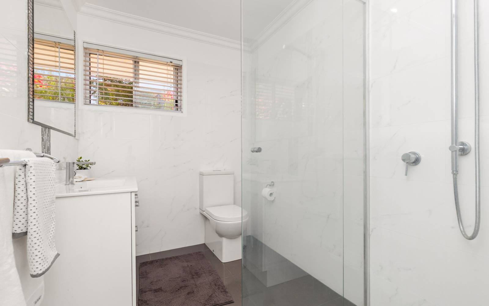 2 Fairearth Street, THE GAP, QLD 4061 AUS