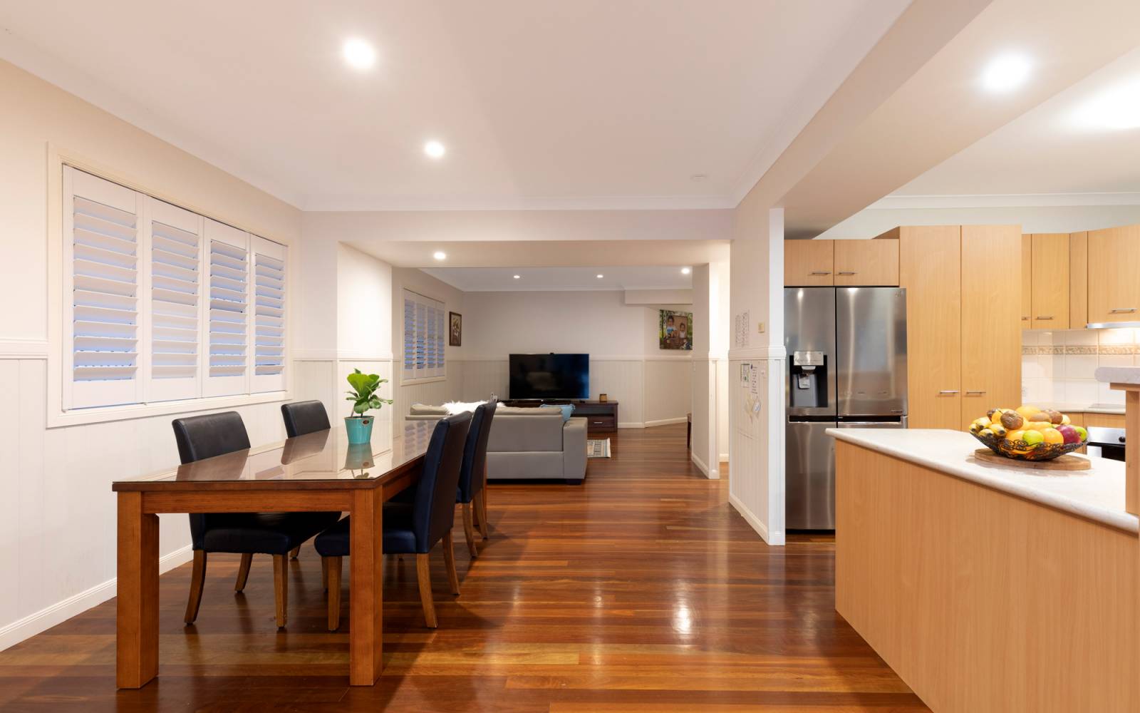 42 Carey Street, BARDON, QLD 4065 AUS