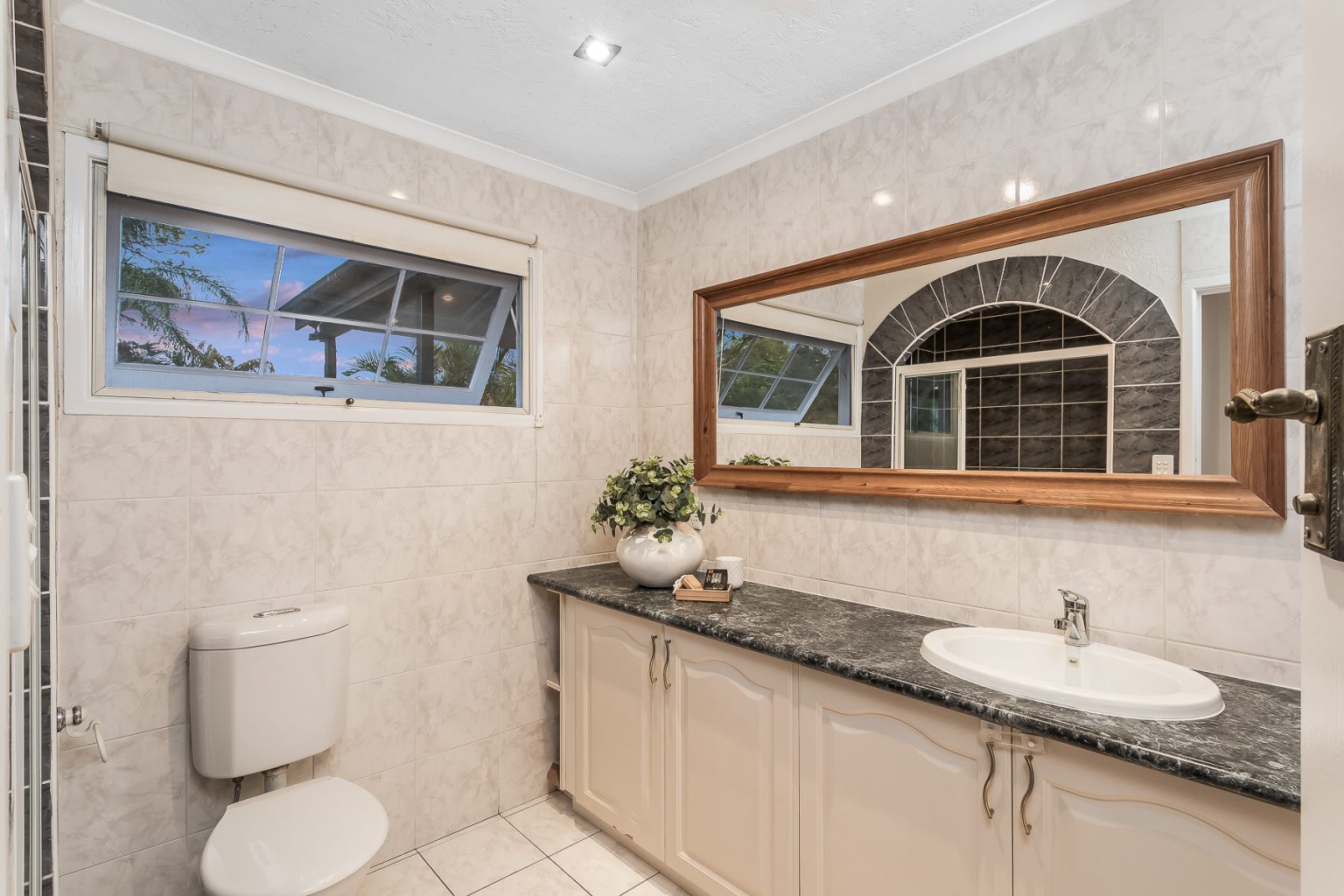 11 Ijong Street, KENMORE, QLD 4069 AUS