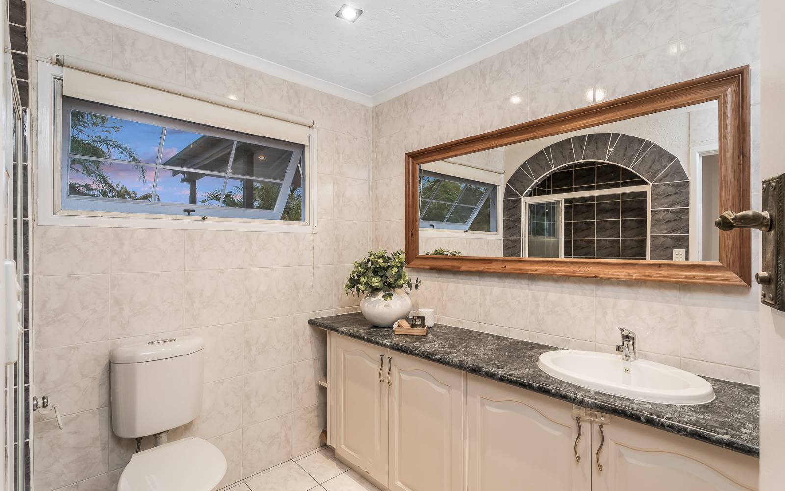 11 Ijong Street, KENMORE, QLD 4069 AUS