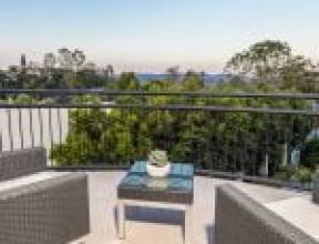 9 Harvey Close, BROOKFIELD, QLD 4069 AUS