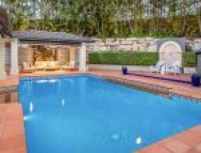 9 Harvey Close, BROOKFIELD, QLD 4069 AUS