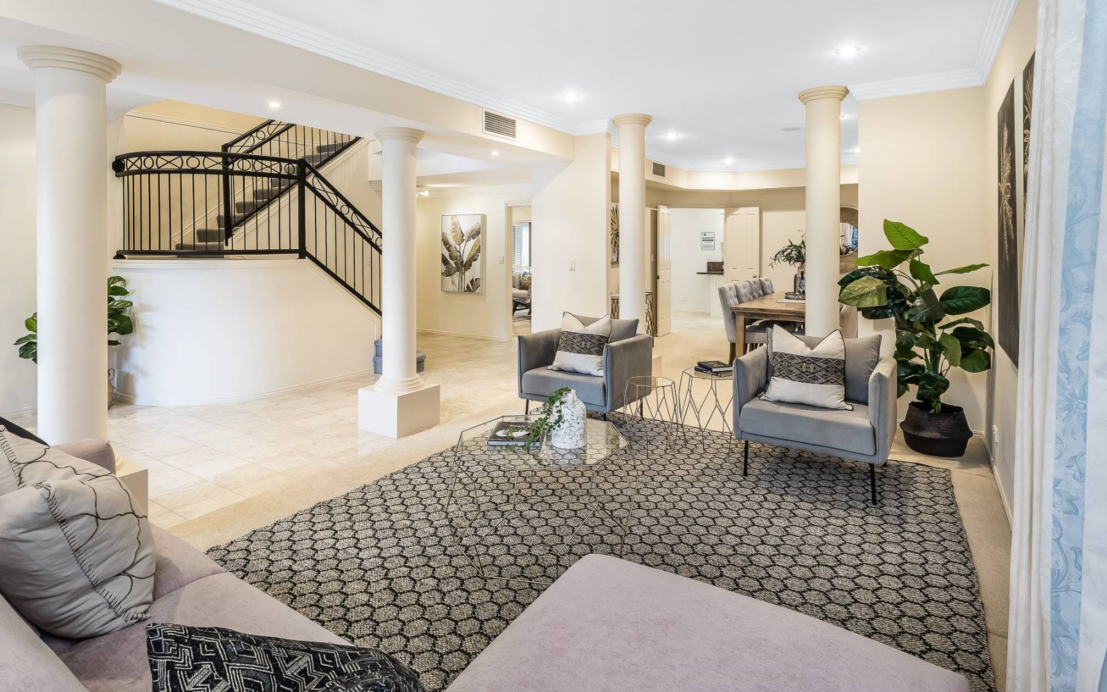 9 Harvey Close, BROOKFIELD, QLD 4069 AUS