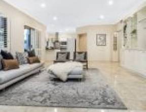 9 Harvey Close, BROOKFIELD, QLD 4069 AUS