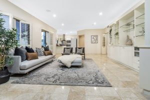 9 Harvey Close, BROOKFIELD, QLD 4069 AUS