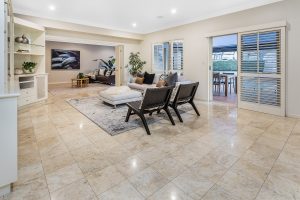 9 Harvey Close, BROOKFIELD, QLD 4069 AUS
