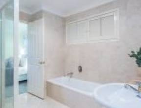 9 Harvey Close, BROOKFIELD, QLD 4069 AUS