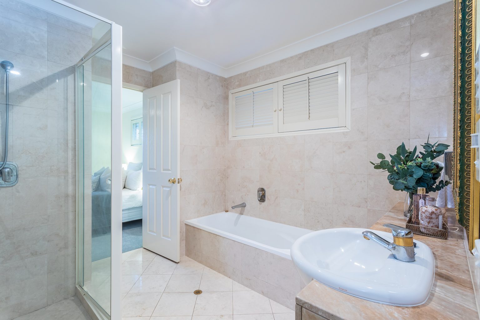 9 Harvey Close, BROOKFIELD, QLD 4069 AUS