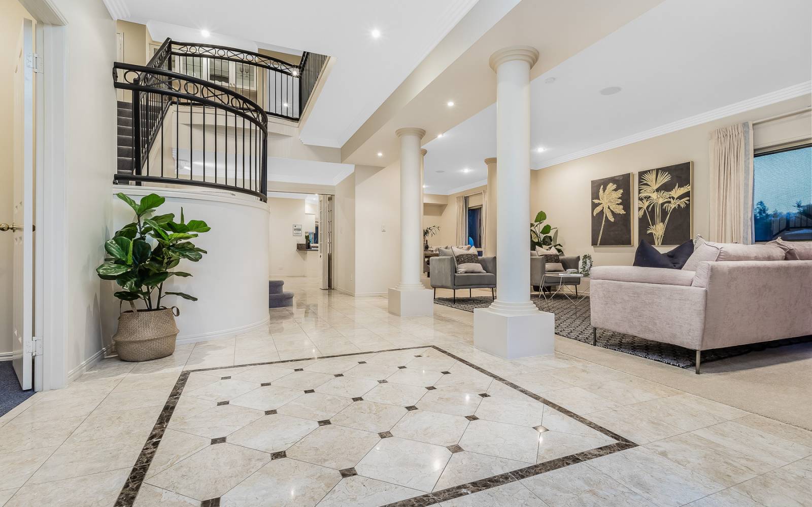 9 Harvey Close, BROOKFIELD, QLD 4069 AUS