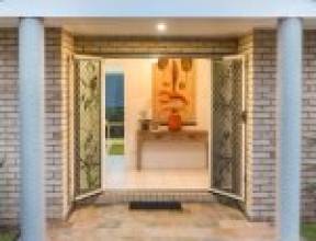 19 Mukurta Street, CHAPEL HILL, QLD 4069 AUS