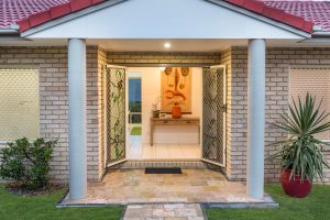 19 Mukurta Street, CHAPEL HILL, QLD 4069 AUS