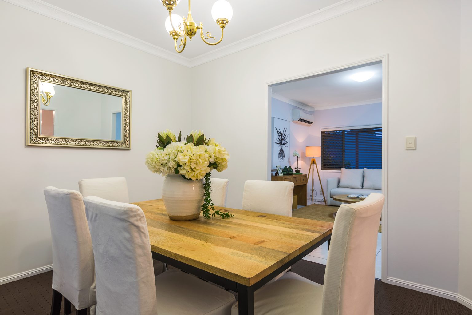 19 Mukurta Street, CHAPEL HILL, QLD 4069 AUS