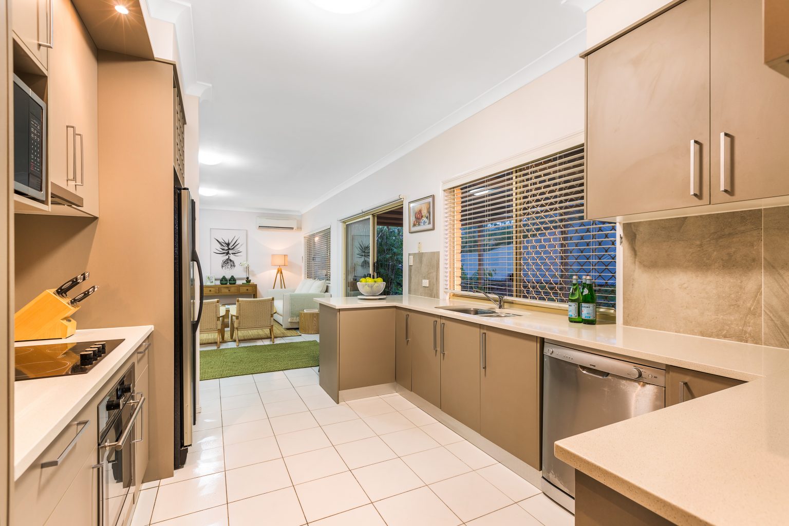 19 Mukurta Street, CHAPEL HILL, QLD 4069 AUS