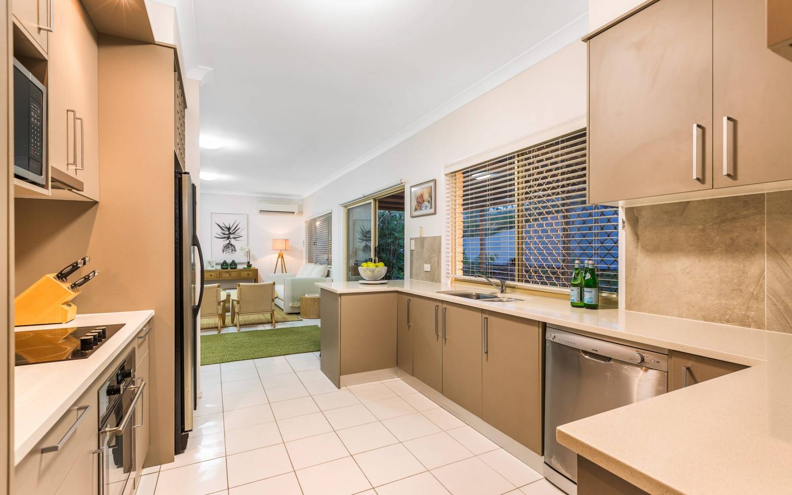 19 Mukurta Street, CHAPEL HILL, QLD 4069 AUS