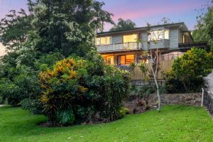 22 Barnett Road, BARDON, QLD 4065 AUS