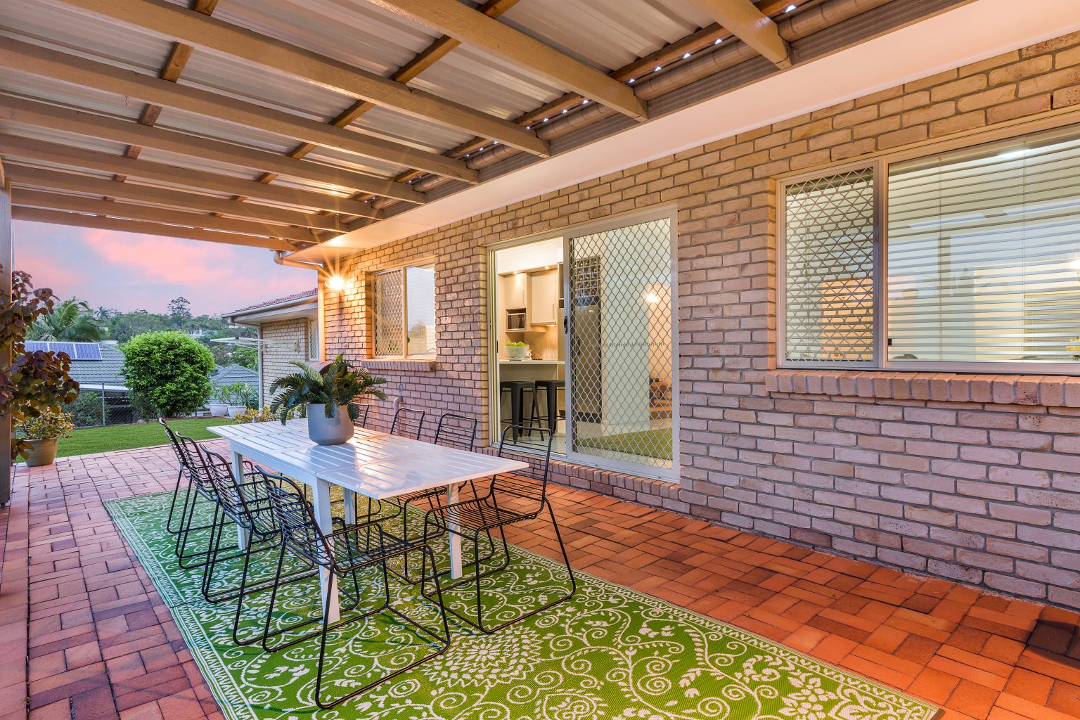 19 Mukurta Street, CHAPEL HILL, QLD 4069 AUS