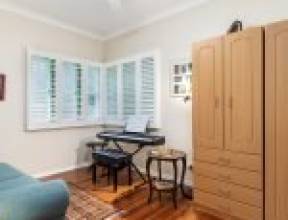 22 Barnett Road, BARDON, QLD 4065 AUS