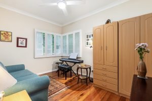 22 Barnett Road, BARDON, QLD 4065 AUS