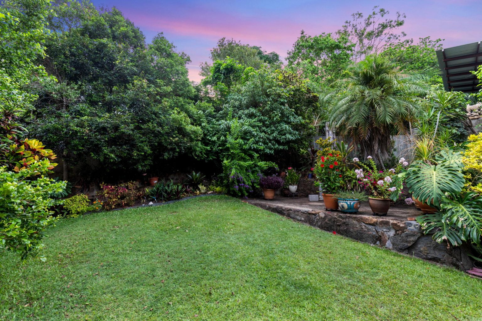22 Barnett Road, BARDON, QLD 4065 AUS