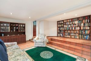 22 Barnett Road, BARDON, QLD 4065 AUS