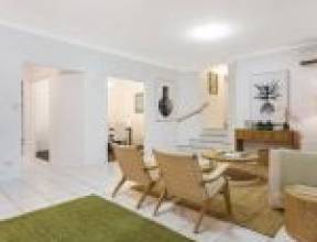 19 Mukurta Street, CHAPEL HILL, QLD 4069 AUS