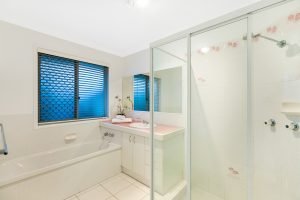 19 Mukurta Street, CHAPEL HILL, QLD 4069 AUS