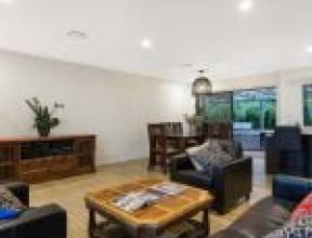 5 St David Street, KENMORE, QLD 4069 AUS