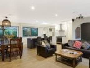 5 St David Street, KENMORE, QLD 4069 AUS