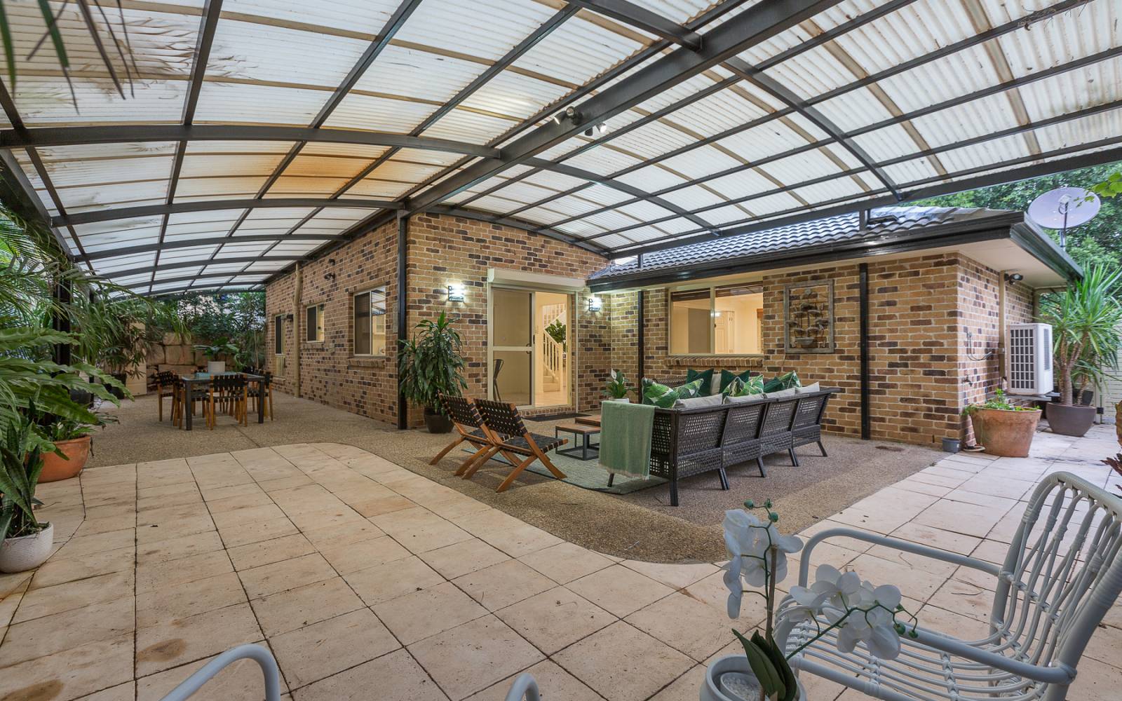 51 Vakuta Street, FIG TREE POCKET, QLD 4069 AUS