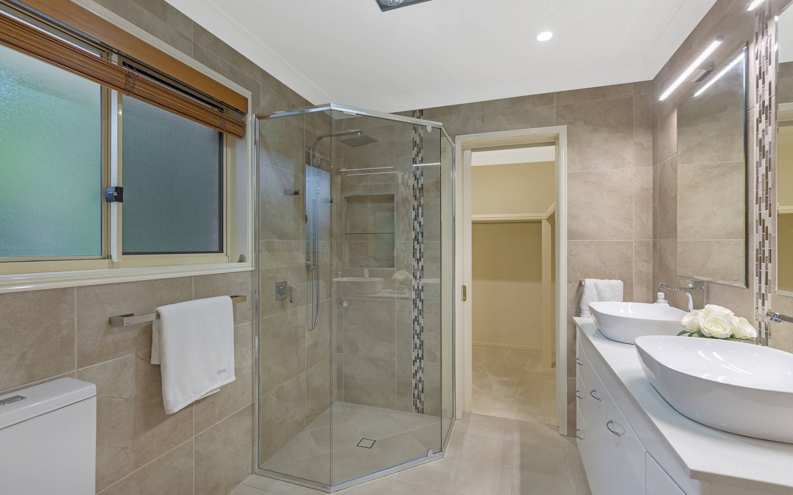 51 Vakuta Street, FIG TREE POCKET, QLD 4069 AUS