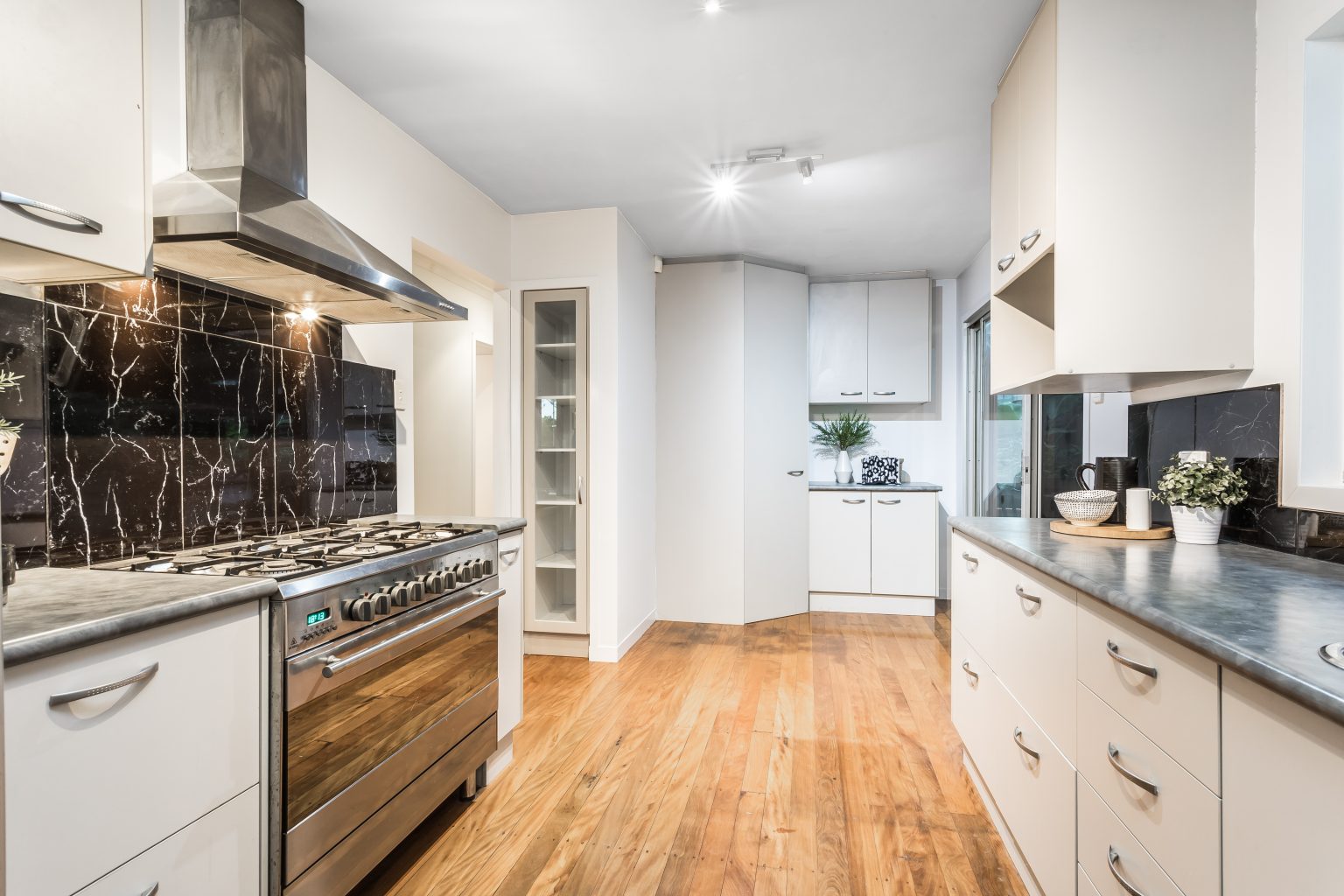 15 Foinaven Street, KENMORE, QLD 4069 AUS