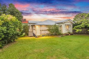 160 Simpsons Road, BARDON, QLD 4065 AUS