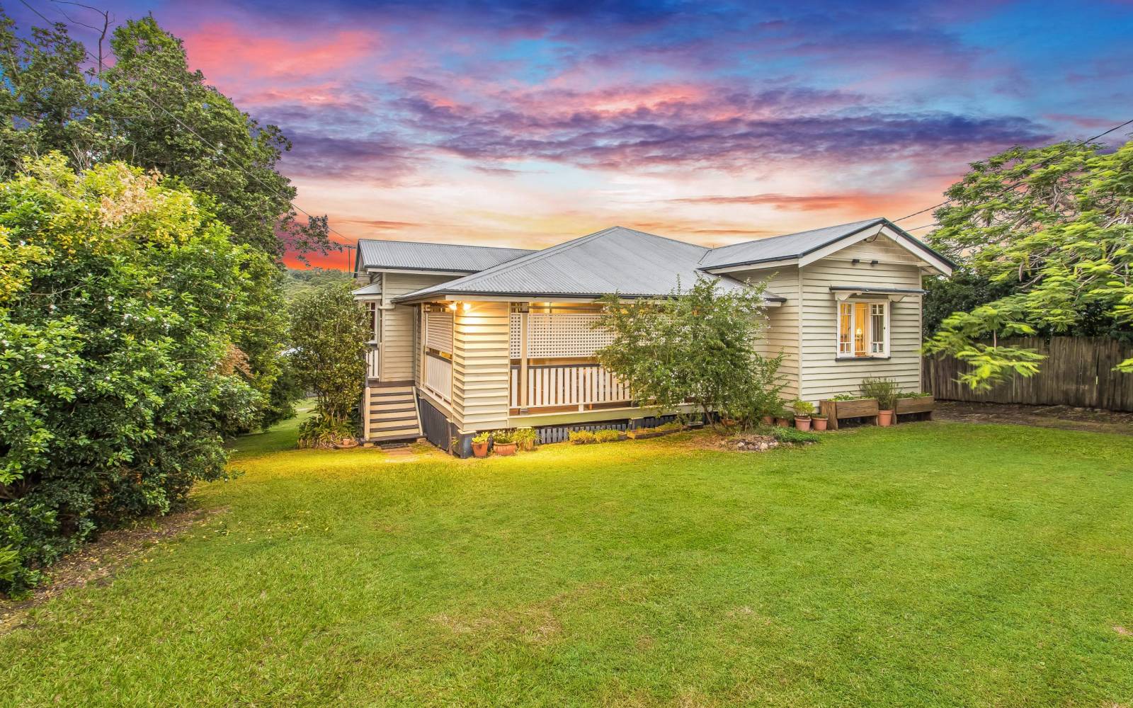 160 Simpsons Road, BARDON, QLD 4065 AUS