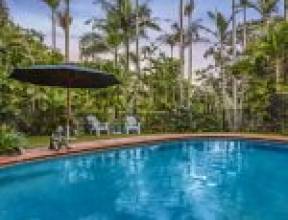 4 Ngeringa Crescent, CHAPEL HILL, QLD 4069 AUS