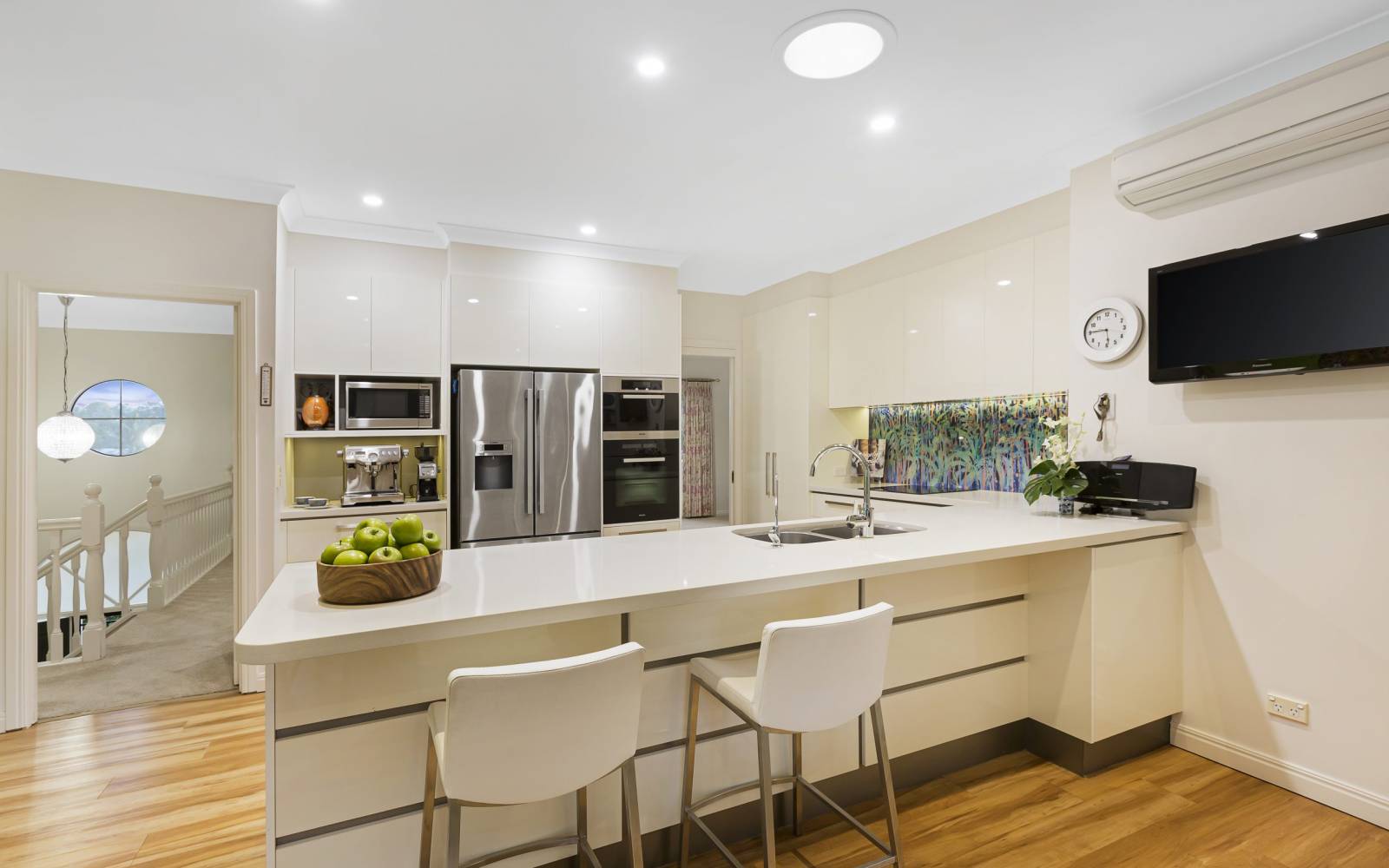 4 Ngeringa Crescent, CHAPEL HILL, QLD 4069 AUS